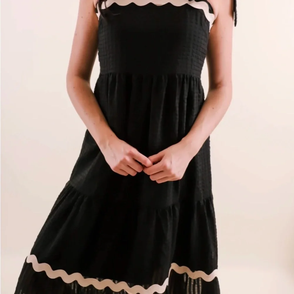 Umgee Black Dress with Cream Accents - Picture 4 of 4